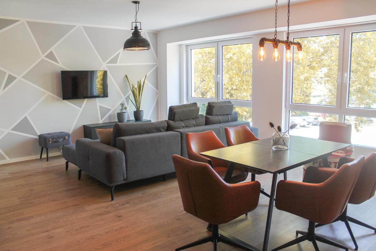 New York Apartment - Fuer Freunde & Familien, Stadtnah, Parkplatz, E-Ladestation, Gitterbox Fuer Fahrraeder, Fitnessstudio, Digitale Gaestemappe Mit Restaurant- Und Unternehmenstipps Coblenza Exterior foto